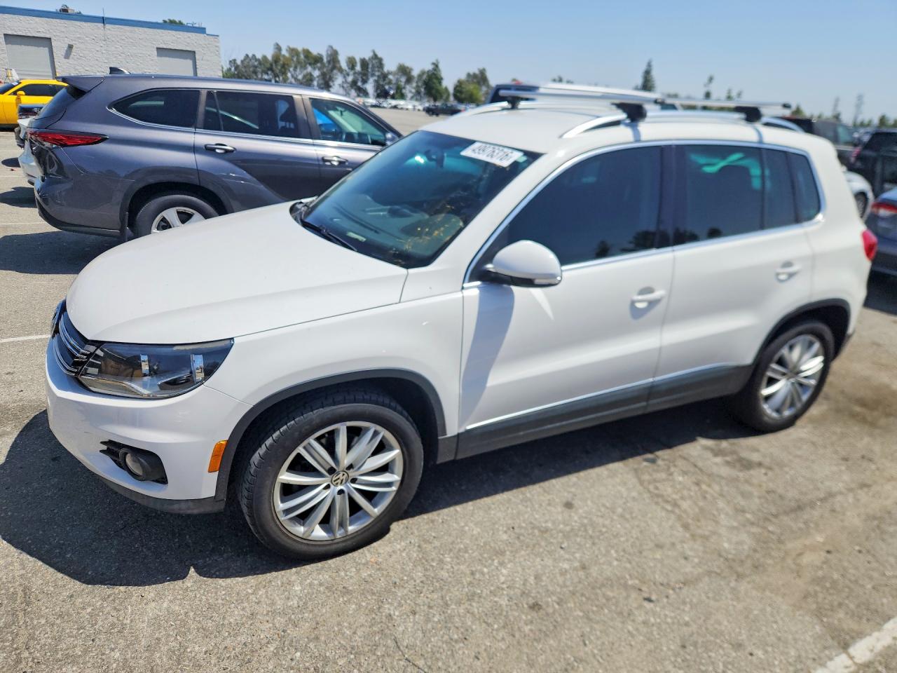 Salvage Volkswagen Tiguan Image