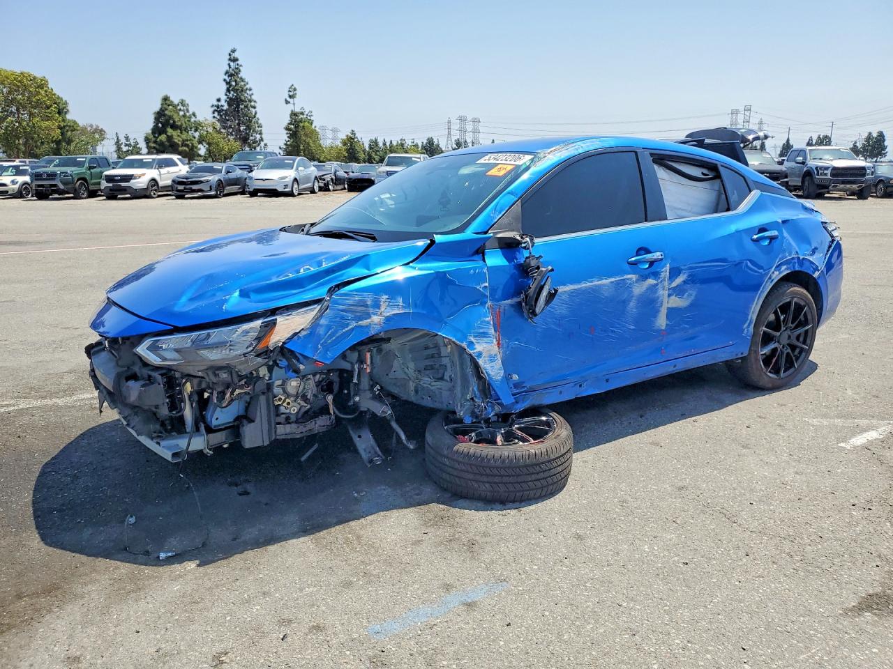 Salvage Nissan Sentra Image