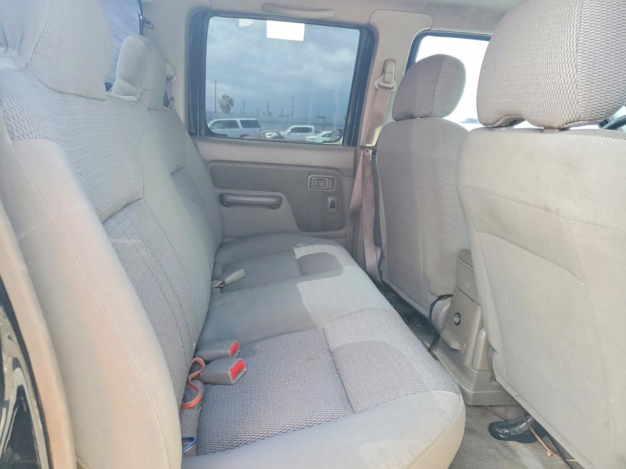 Nissan Frontier Xe-v6
