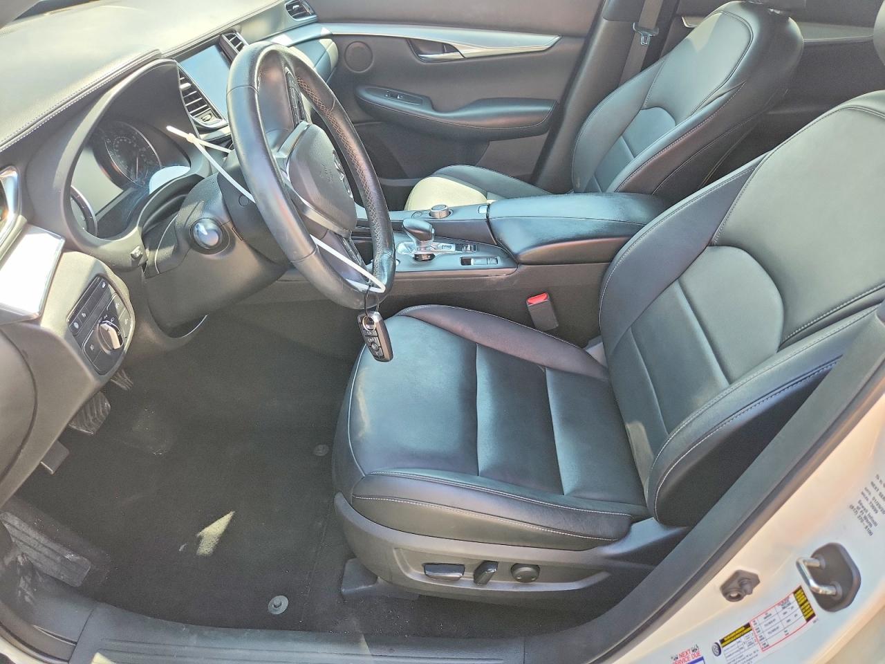 INFINITI Qx Essential