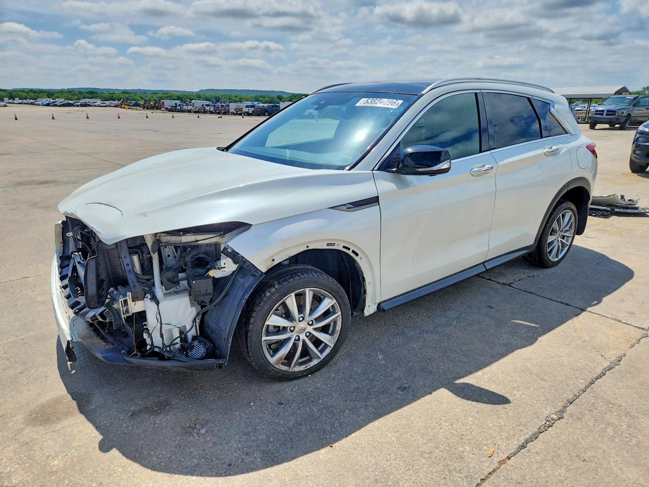 Salvage INFINITI Qx Image