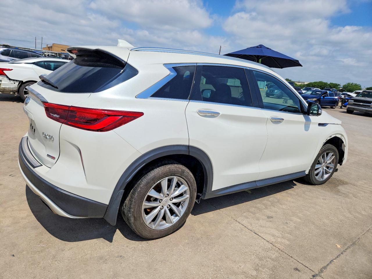 INFINITI Qx Essential