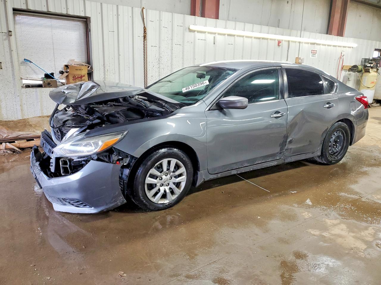 Salvage Nissan Altima Image