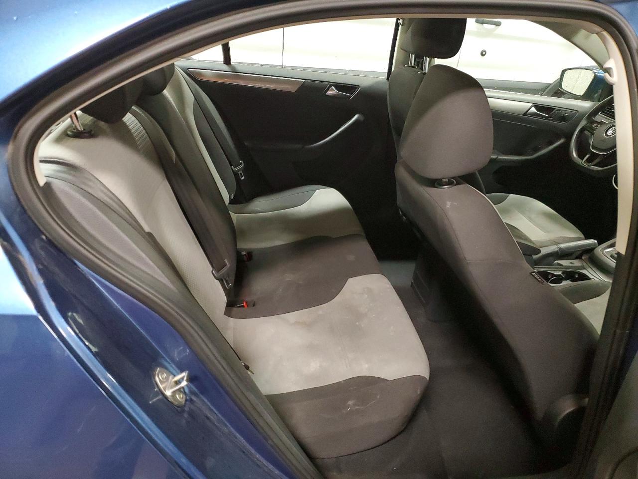 Volkswagen Jetta S