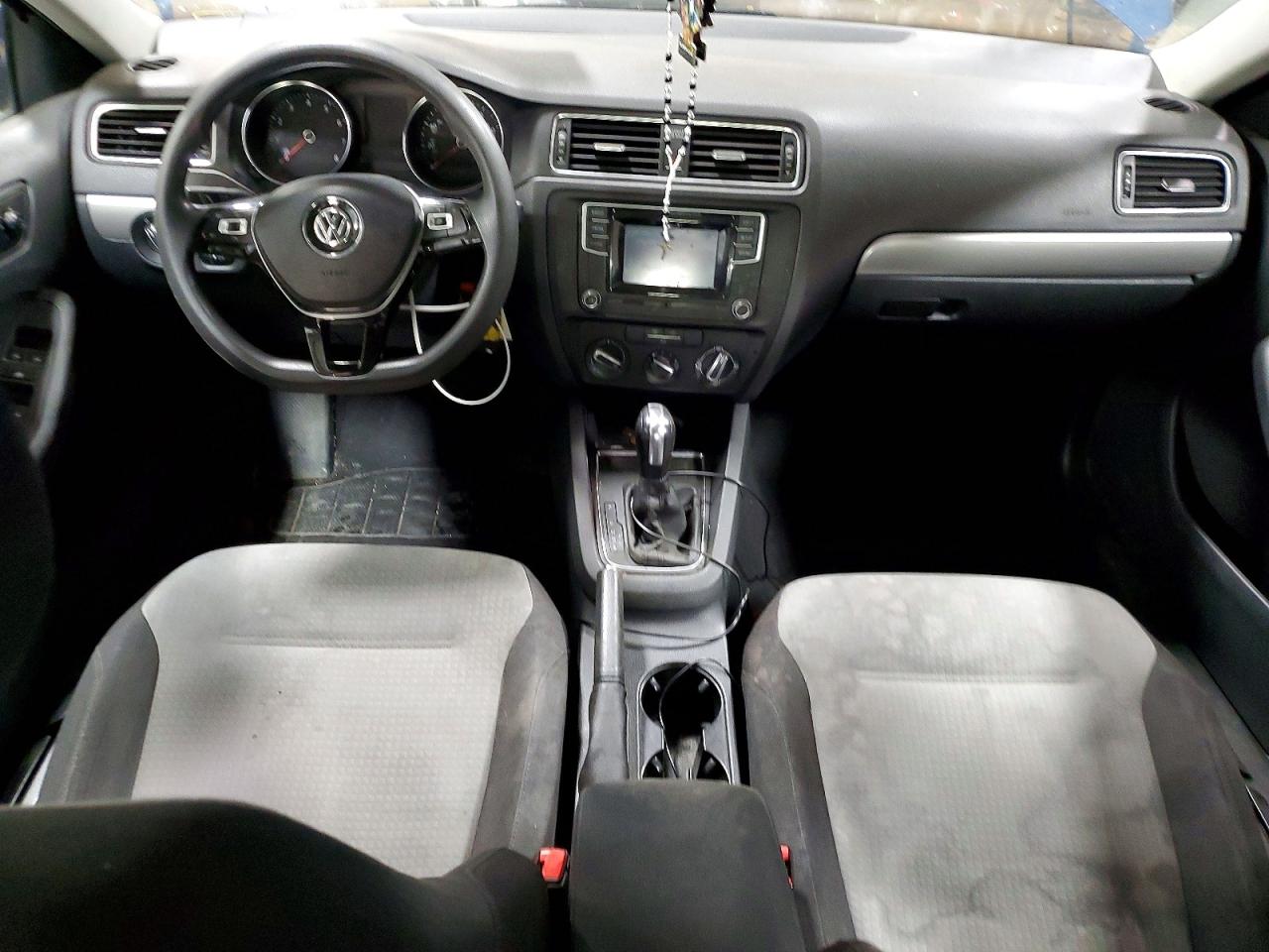 Volkswagen Jetta S