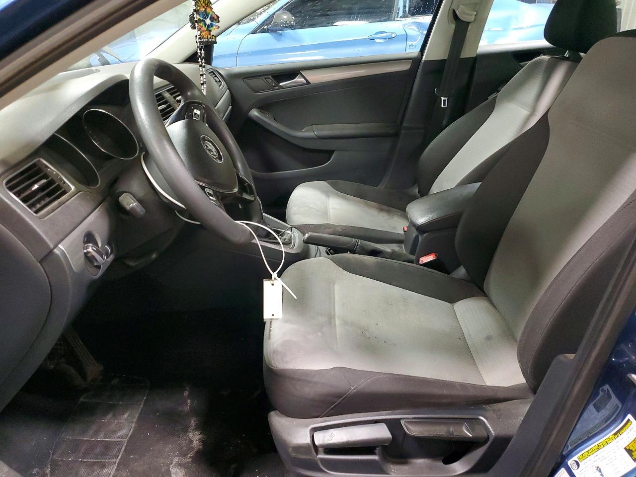 Volkswagen Jetta S