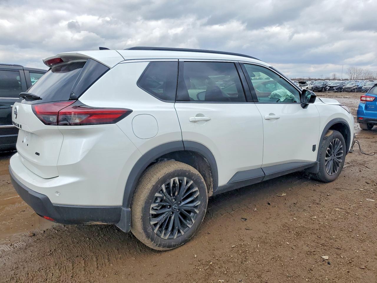 Nissan Rogue Dark Armor