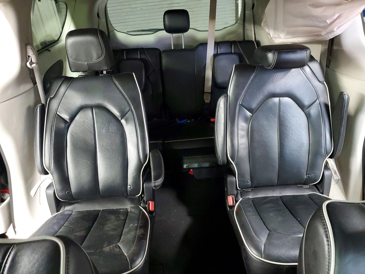 Chrysler Pacifica Limited