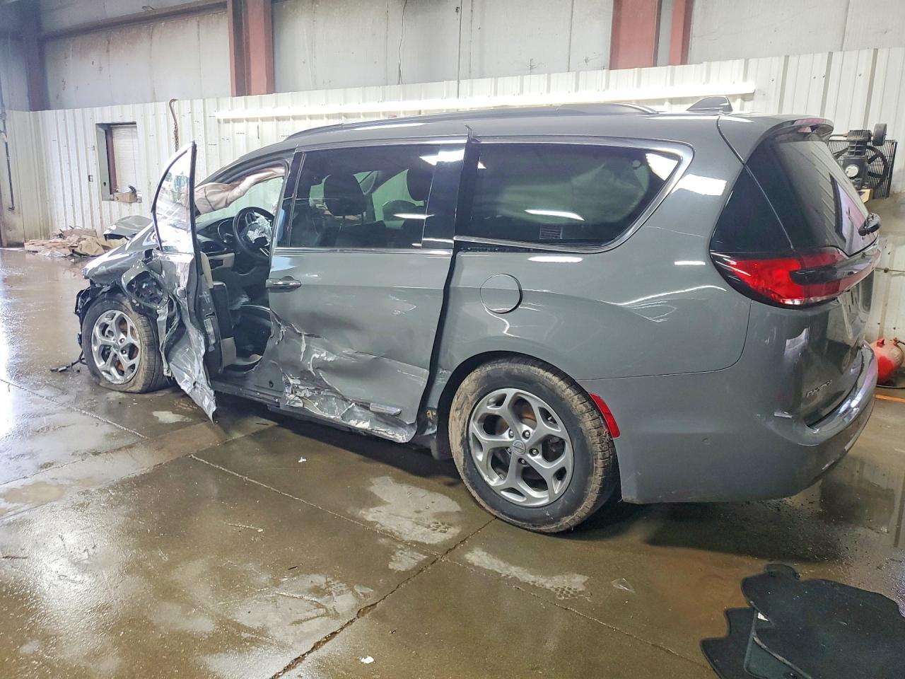 Chrysler Pacifica Limited