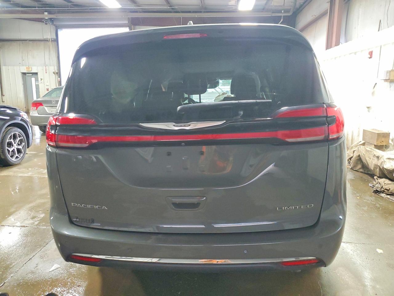 Chrysler Pacifica Limited