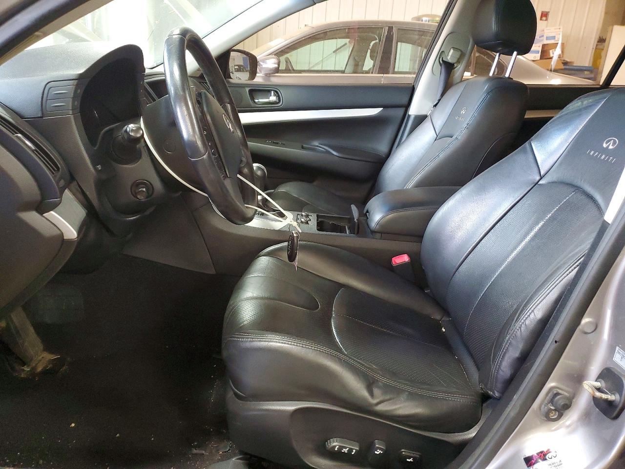 INFINITI G37 X