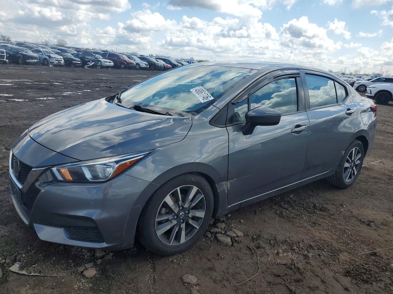 Salvage Nissan Versa Image