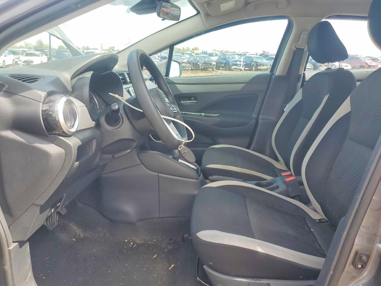 Nissan Versa Sv