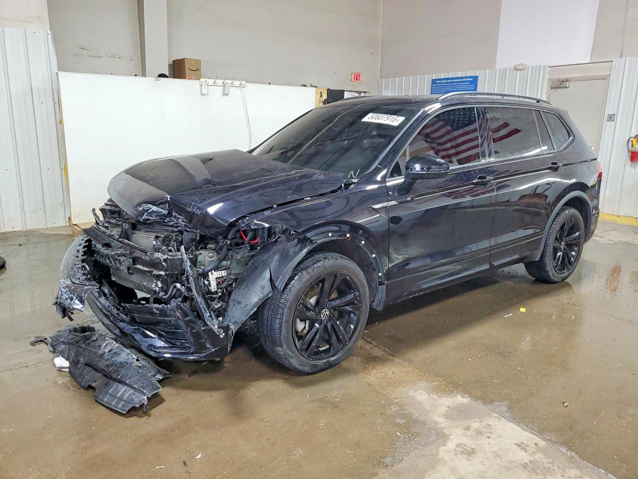 Salvage Volkswagen Tiguan Image