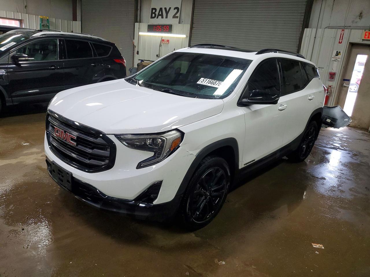 Salvage GMC Terrain Image