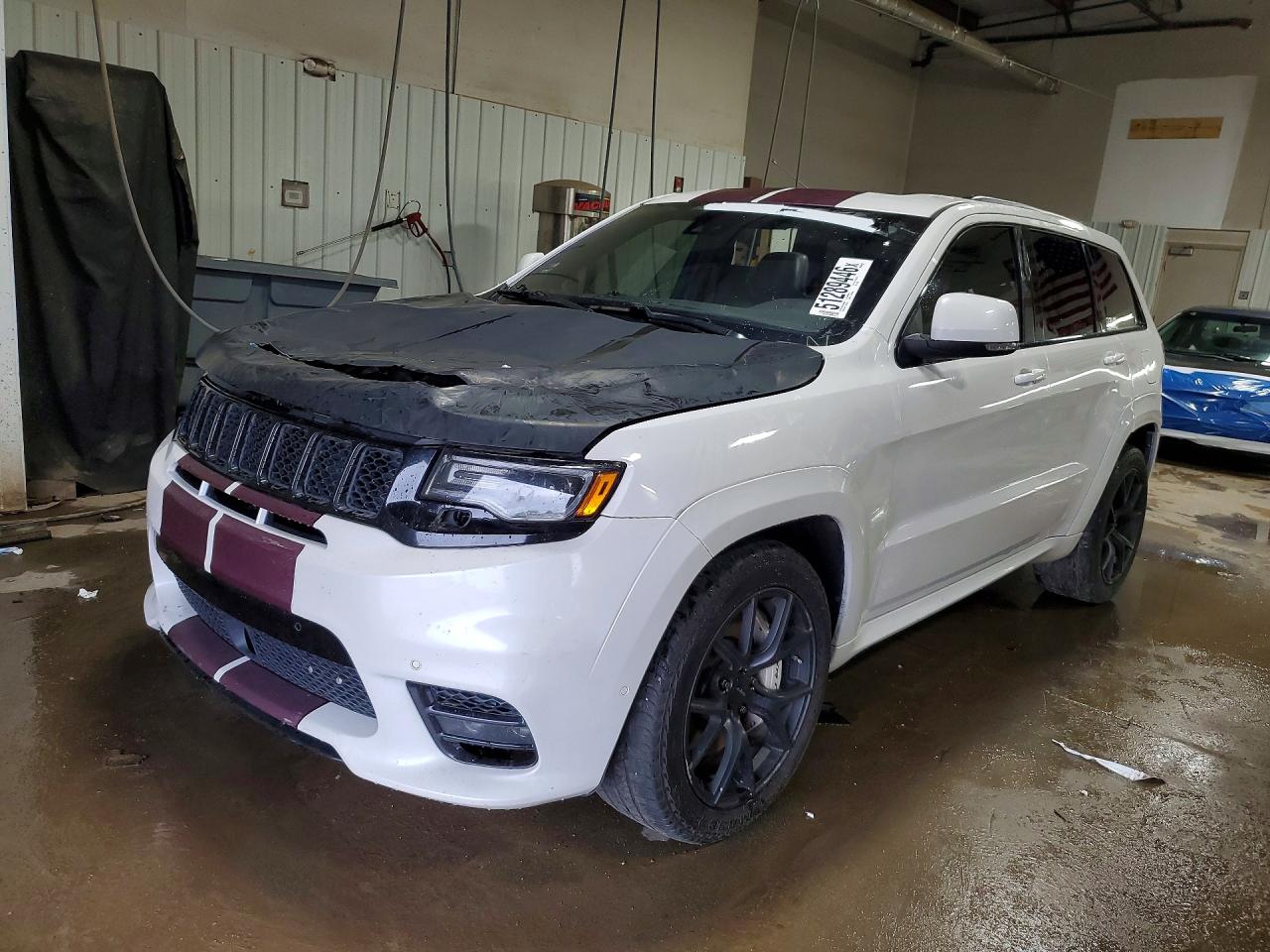 Salvage Jeep Cherokee Image