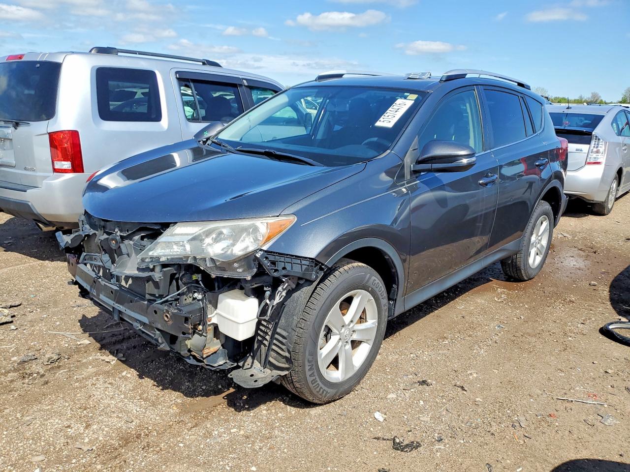 Salvage Toyota RAV4 Image