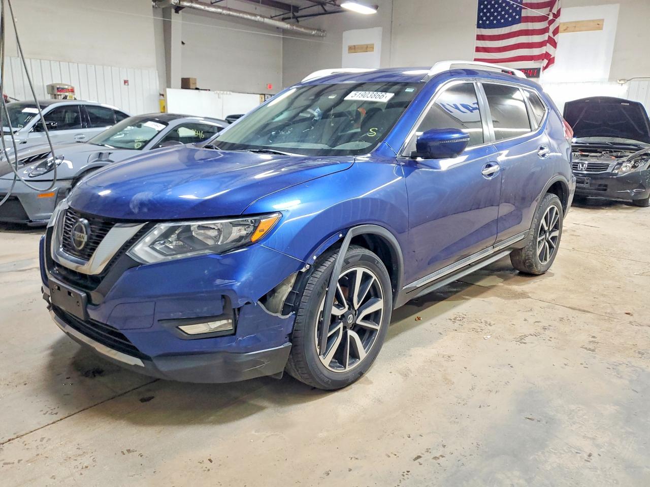 Salvage Nissan Rogue Image