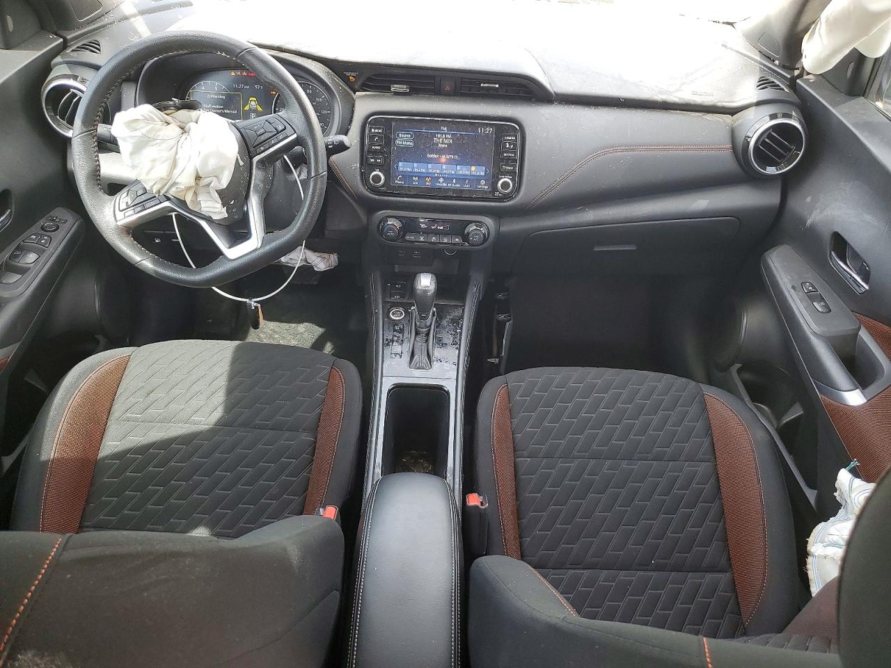 Nissan Kicks Sr