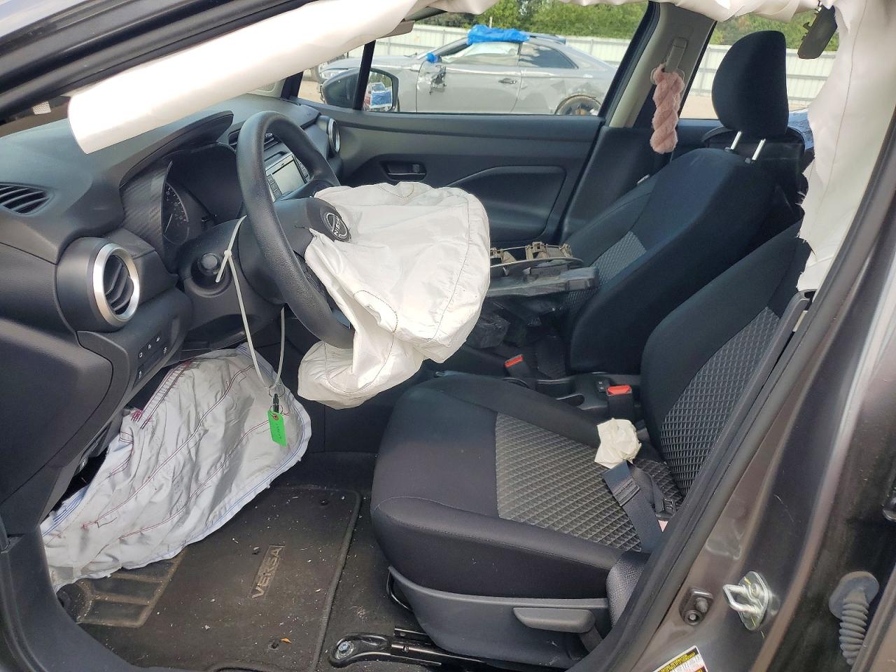 Nissan Versa S