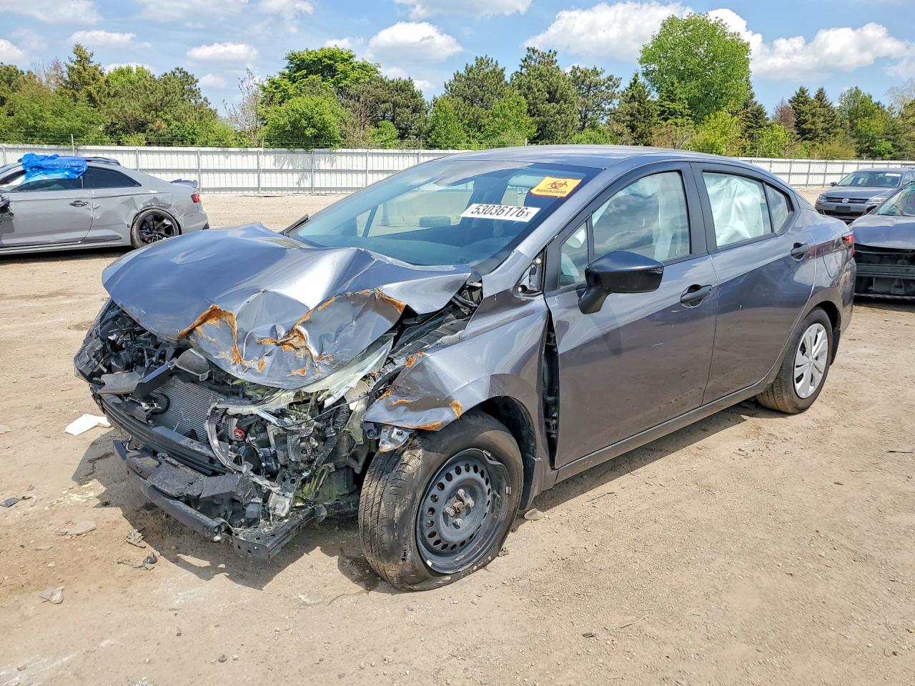 Salvage Nissan Versa Image