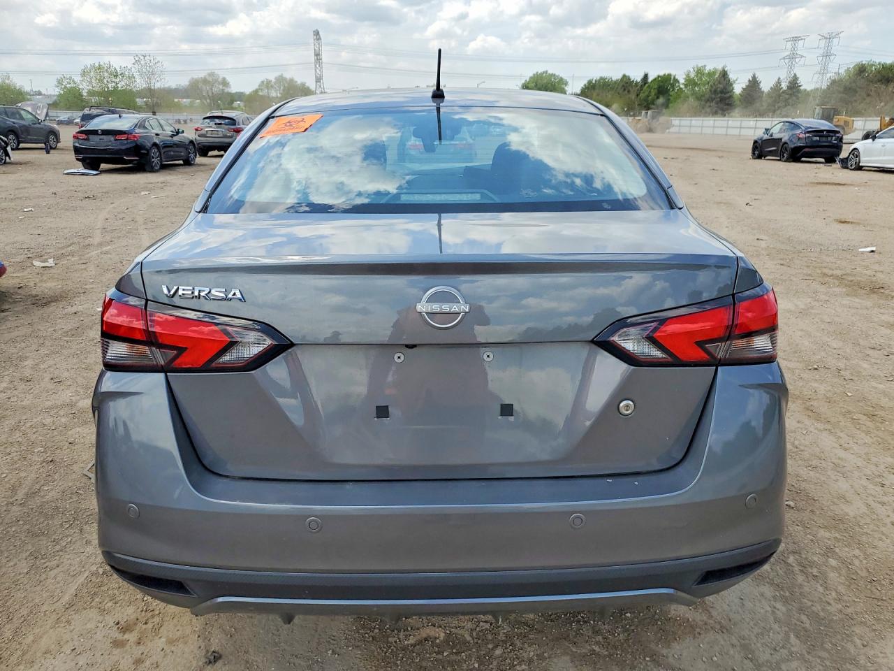 Nissan Versa S