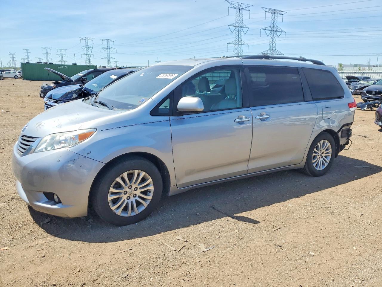 Salvage Toyota Sienna Image