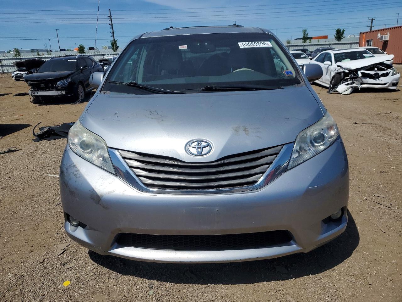 Toyota Sienna Xle 8-passenger
