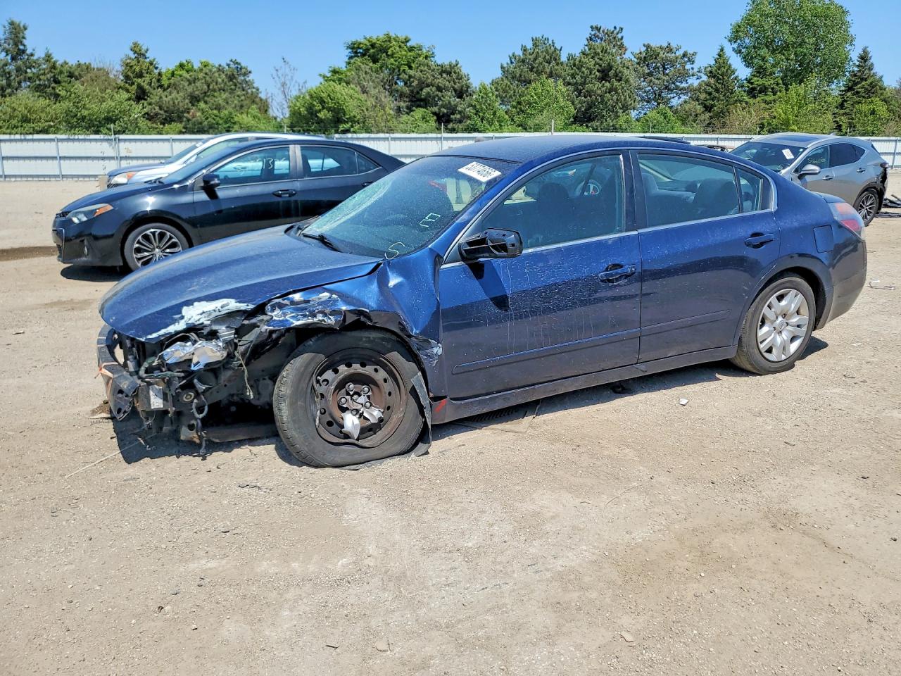 Salvage Nissan Altima Image