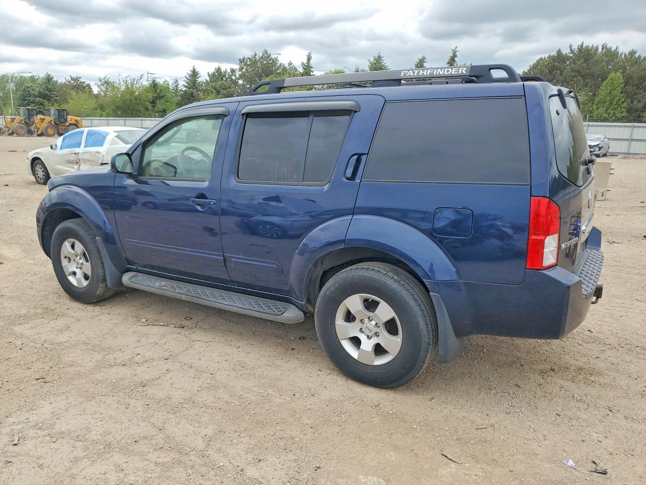 Nissan Pathfinder S