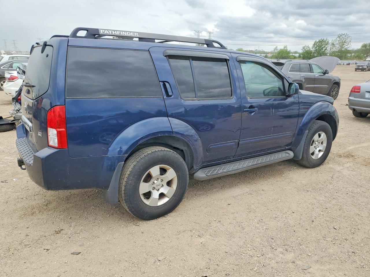 Nissan Pathfinder S