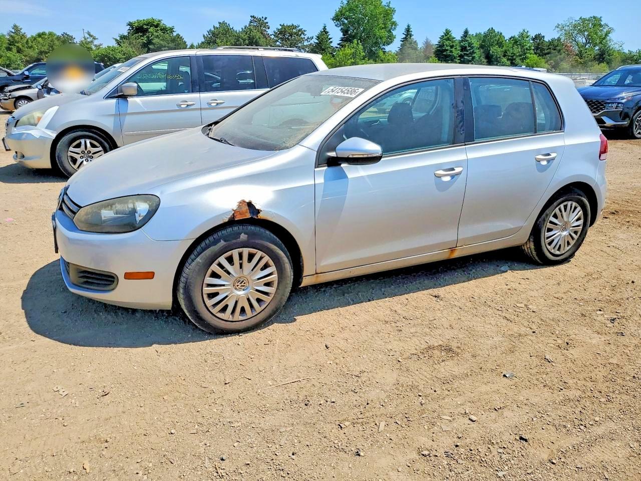 Salvage Volkswagen Golf Image