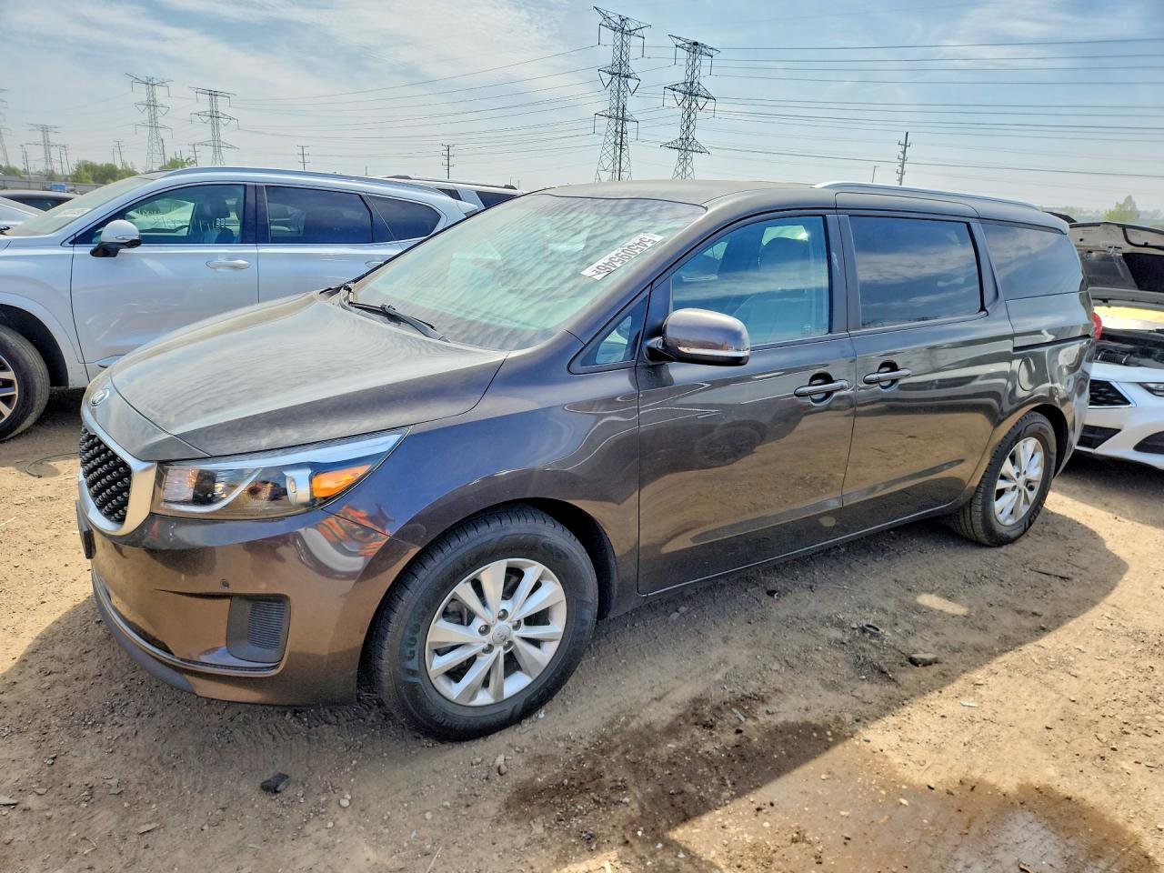 Salvage Kia Sedona Image