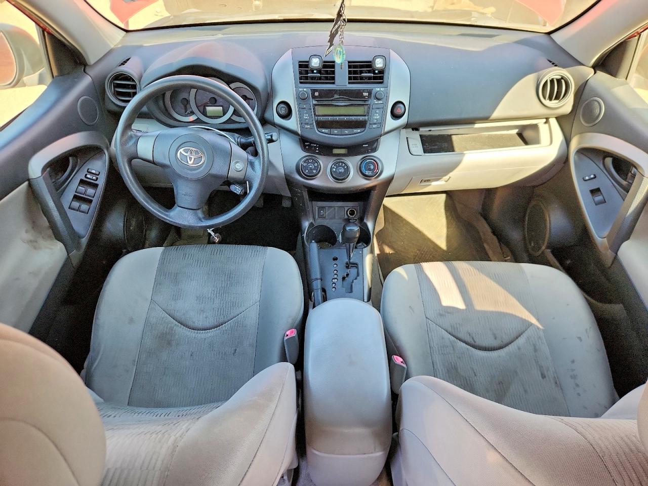 Toyota RAV4 Base