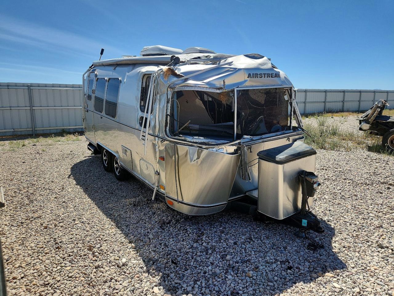 Salvage Airstream Internatio Image