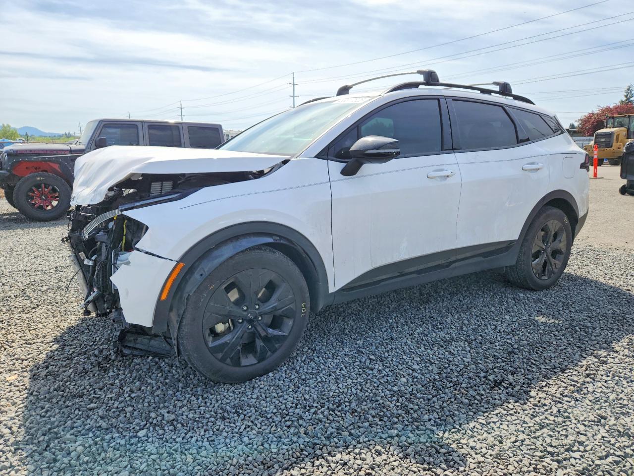 Salvage Kia Sportage Image