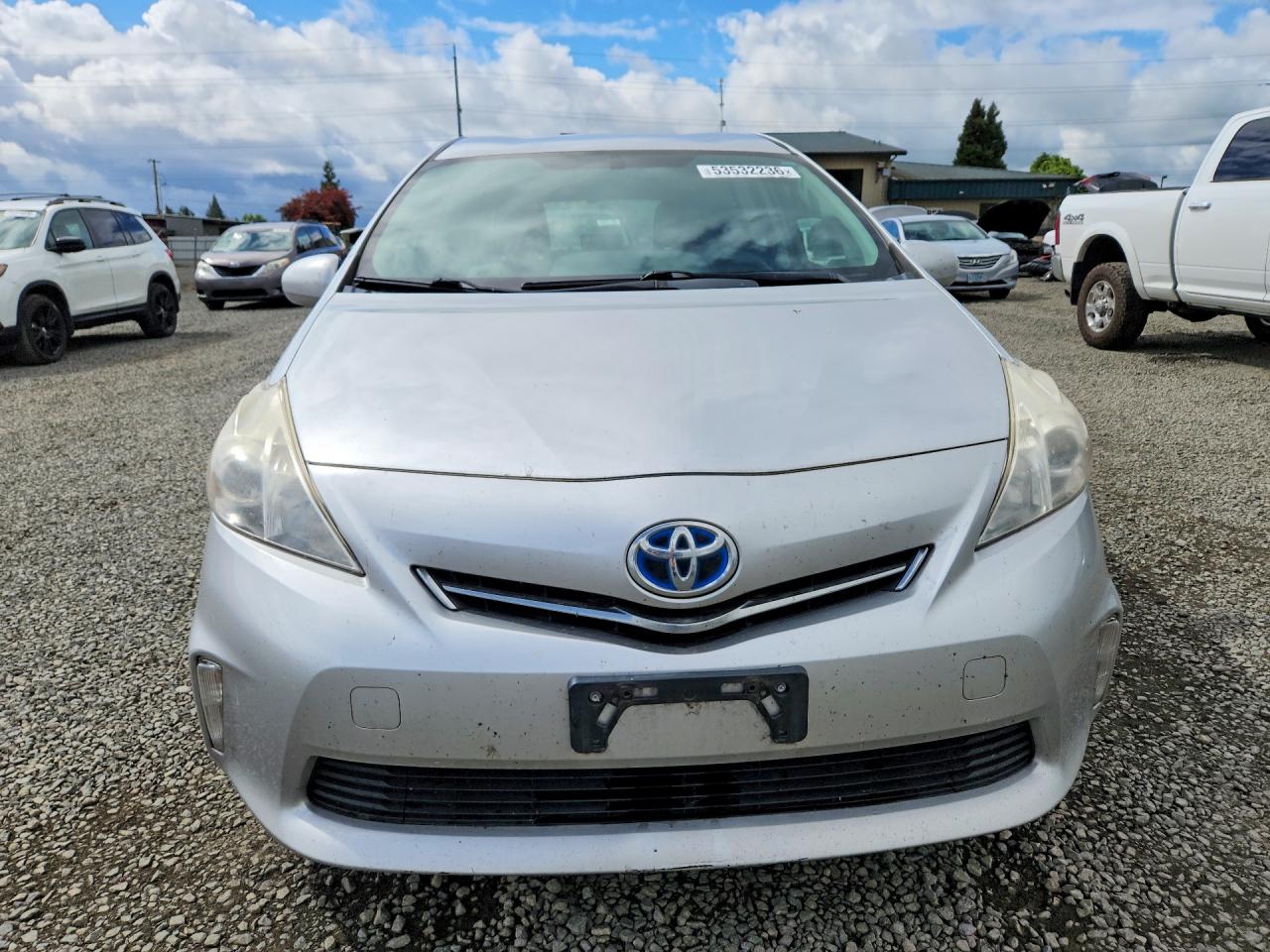 Toyota Prius v Three