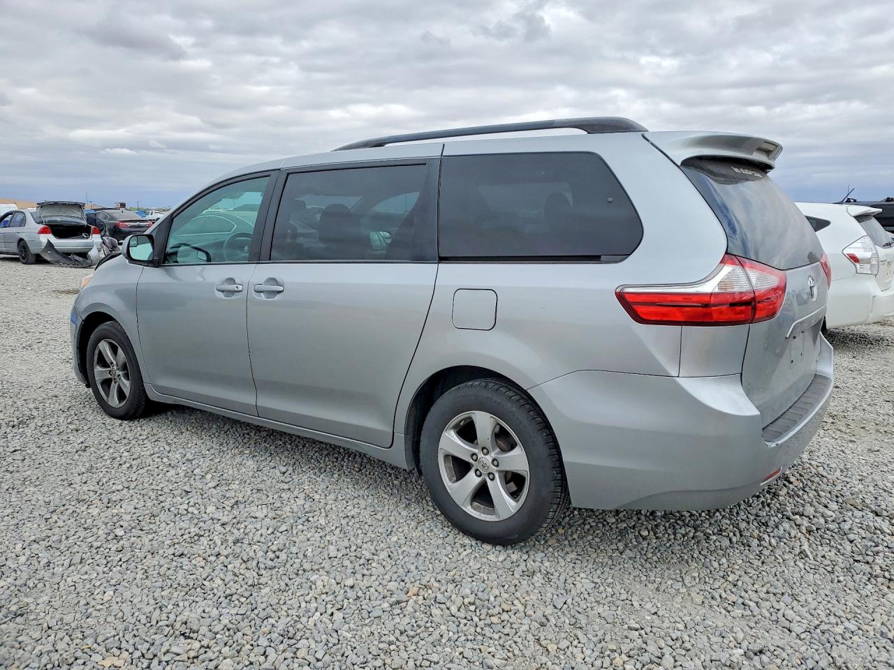 Toyota Sienna Le