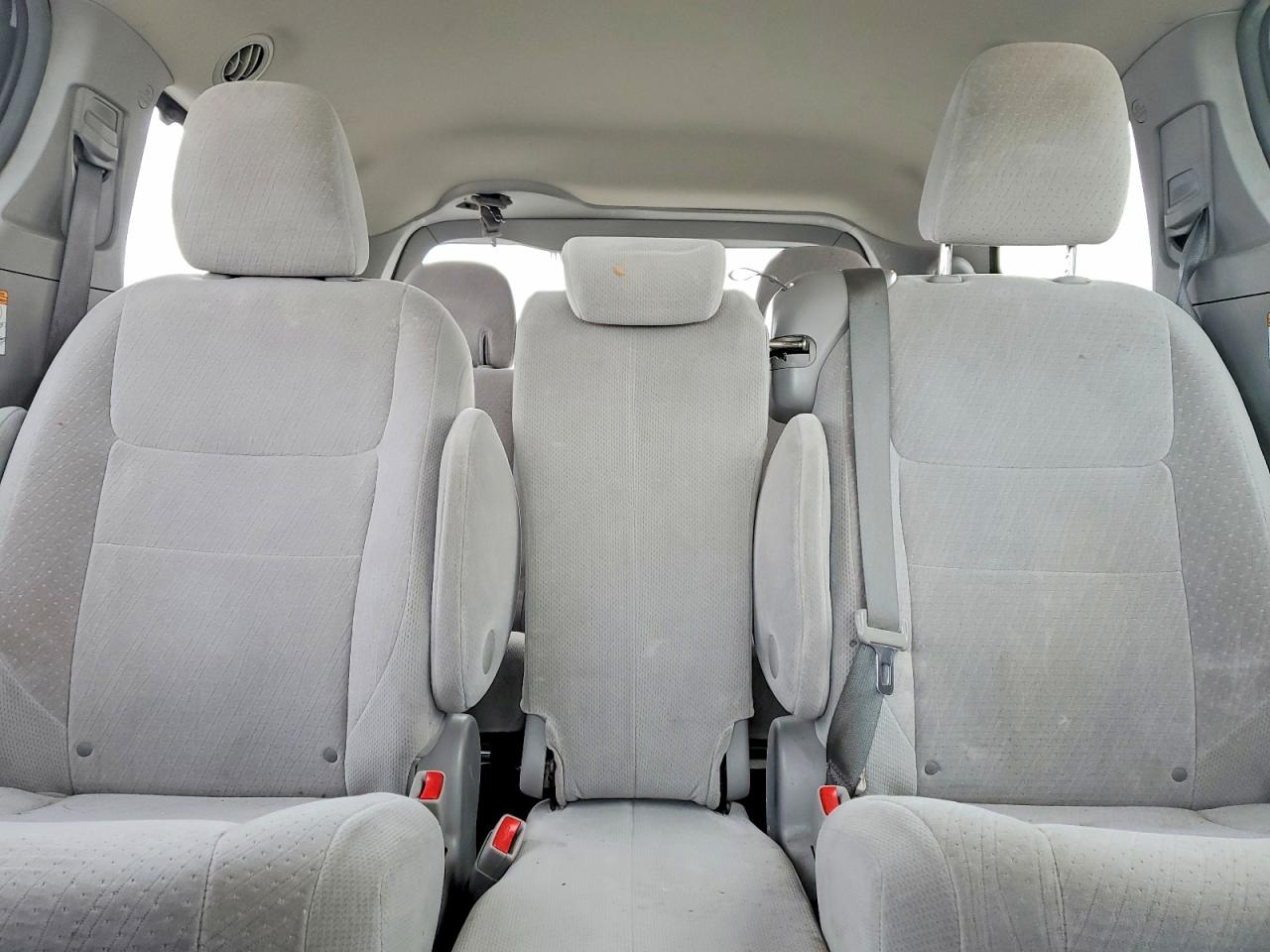 Toyota Sienna Le