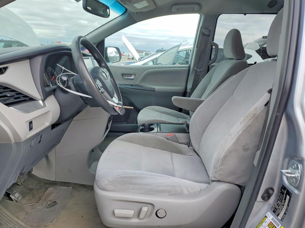 Toyota Sienna Le