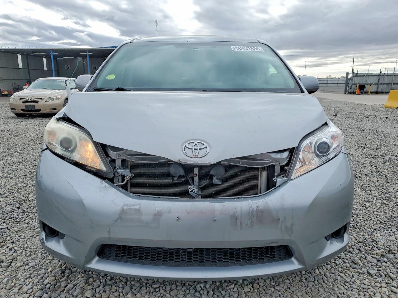 Toyota Sienna Le