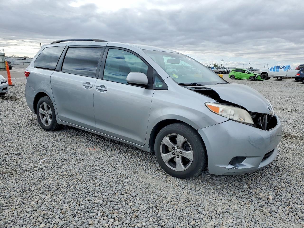 Toyota Sienna Le