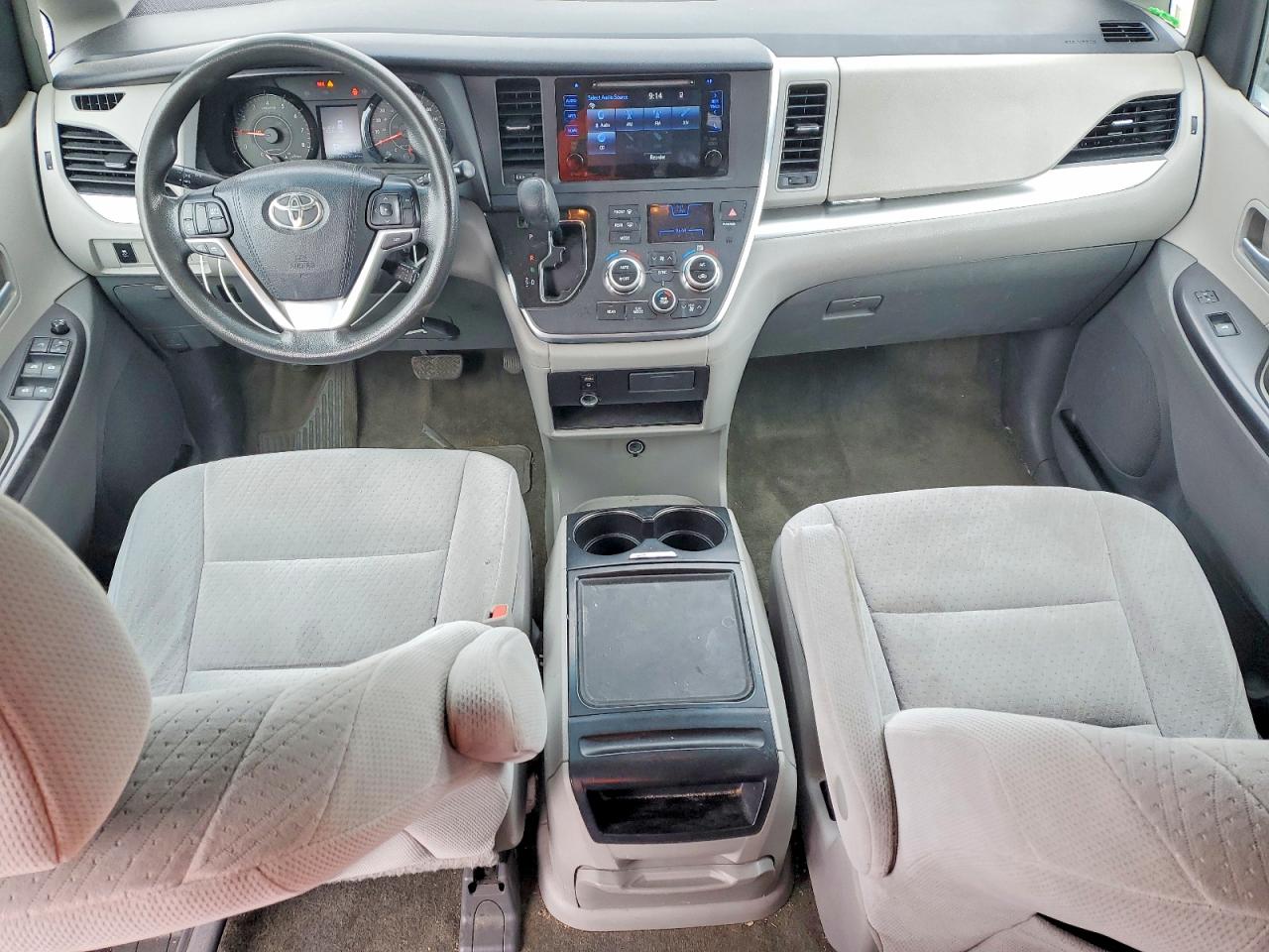 Toyota Sienna Le