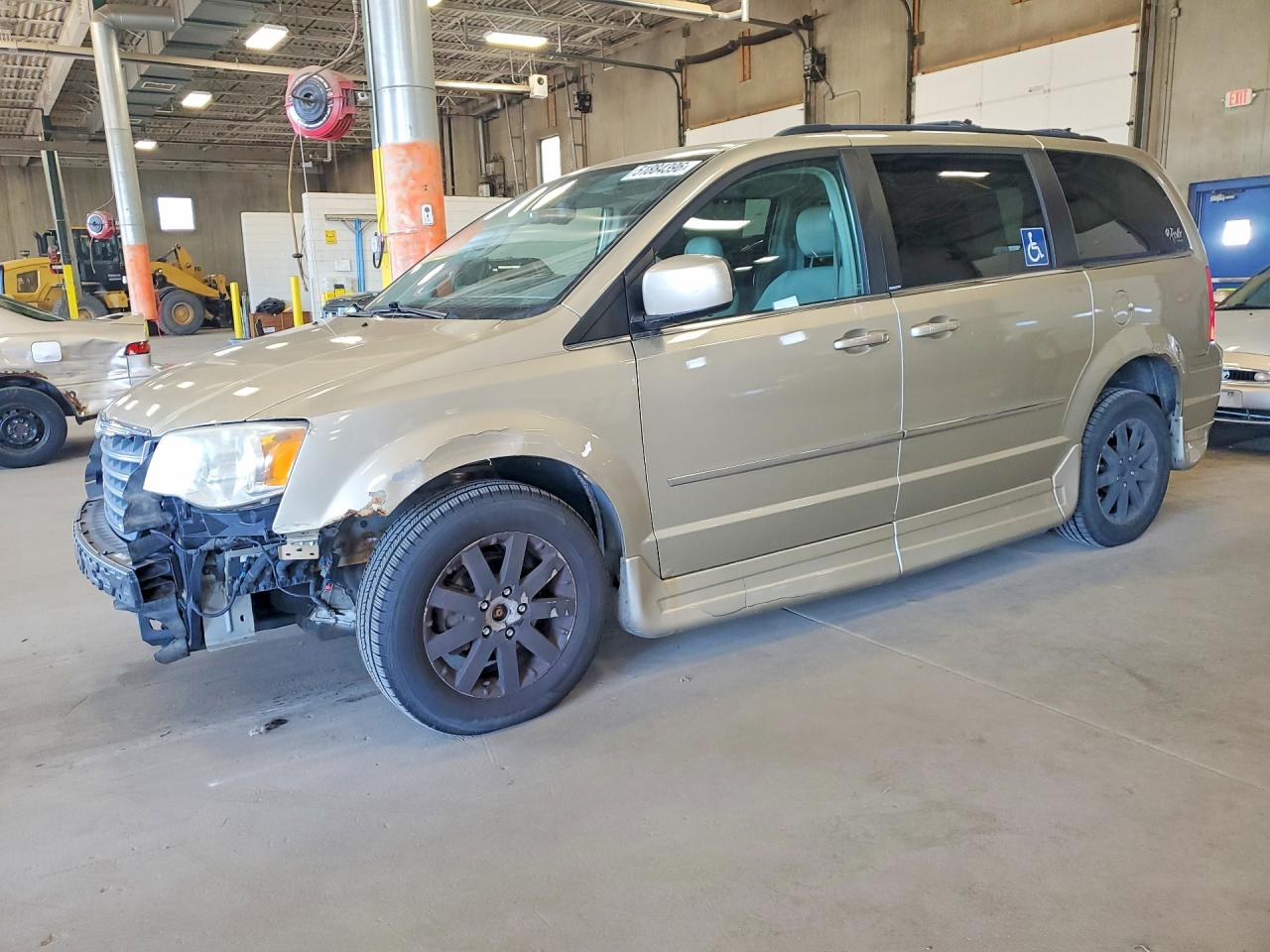 Salvage Chrysler Minivan Image