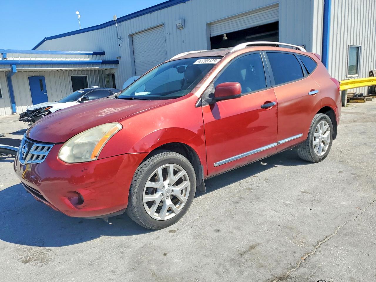 Salvage Nissan Rogue Image