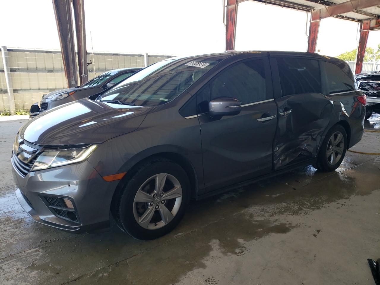 Salvage Honda Odyssey Image