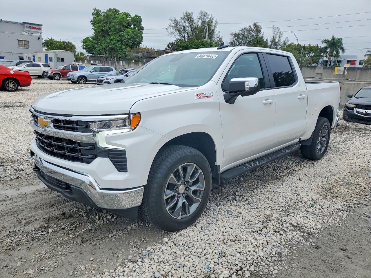 Salvage Chevrolet Silverado Image
