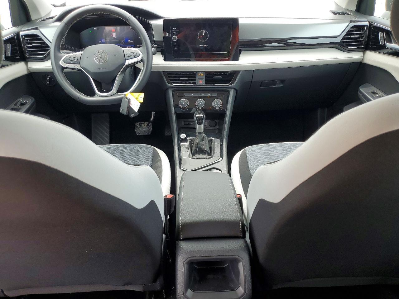 Volkswagen Taos S