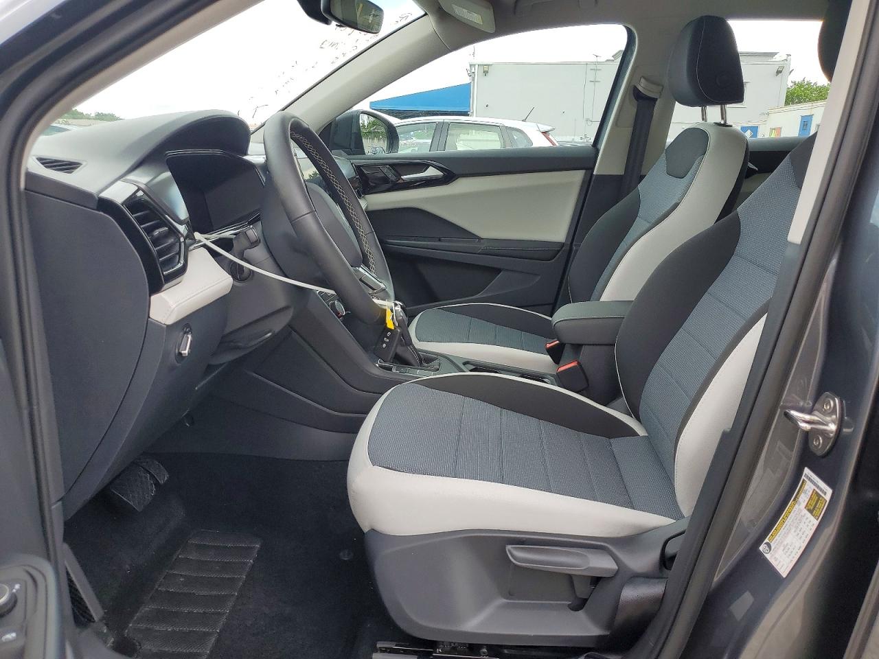 Volkswagen Taos S