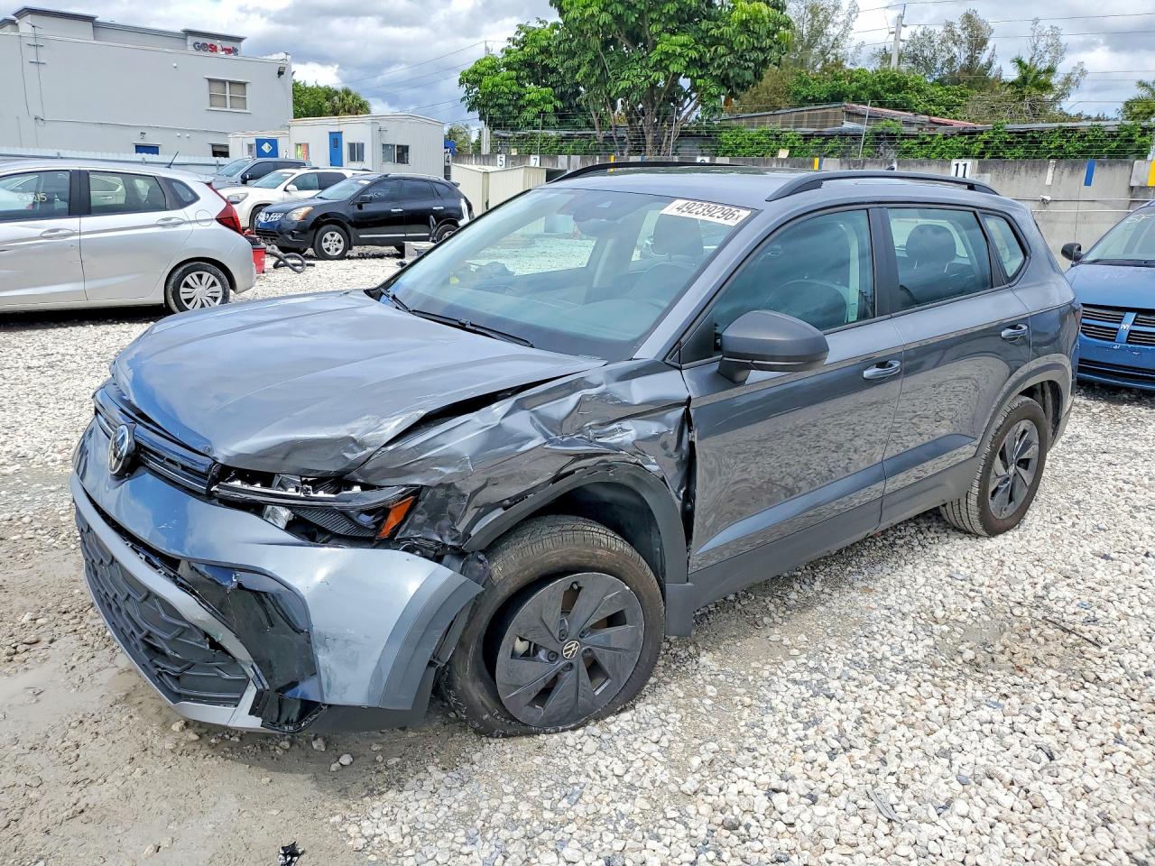 Salvage Volkswagen Taos Image
